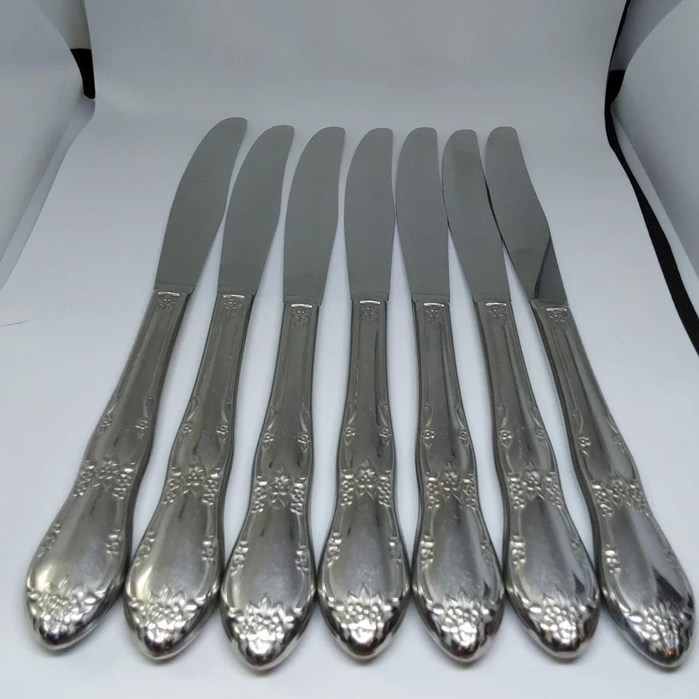 Wm A Rogers Oneida‎ Fenway Daydream Stainless Flatware Lot of 7 Butter Spreader